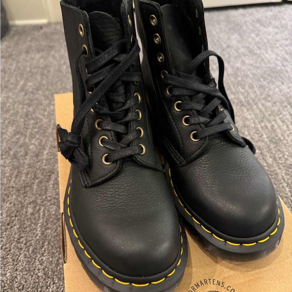 Dr. Martens 1460 Pascal -Brand new! W6